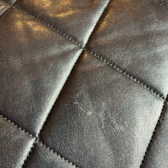 Chanel 19 shopping bag black quilted lambskin leather tote - Picture 15 of 16